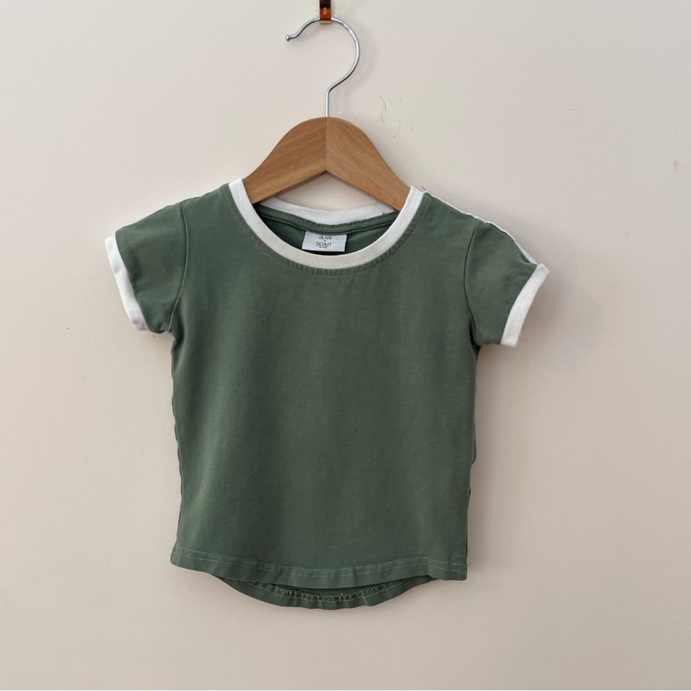 OLIVE & SCOUT EUC Neutral Olive Colorblock Short Sleeve Shirt